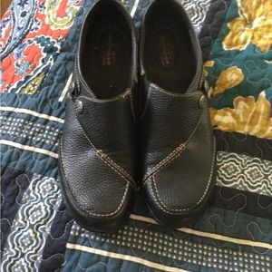 Size 10 medium Clark’s leather shoes